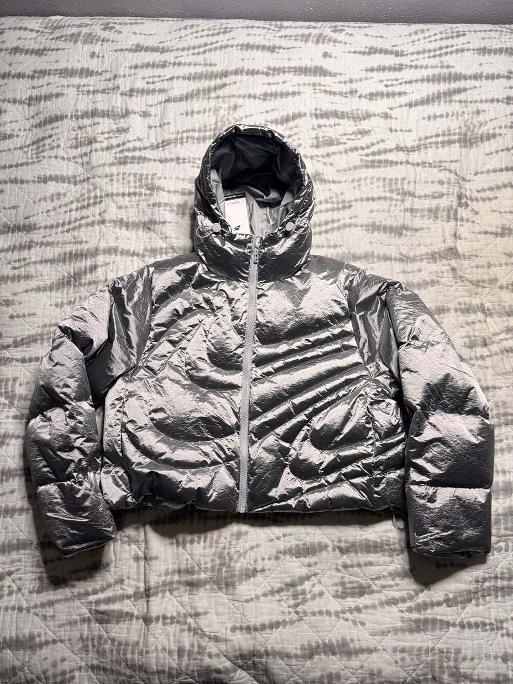 Nike Swoosh Series Therma-FIT Down Puffer Women Small Silver IB2003-095